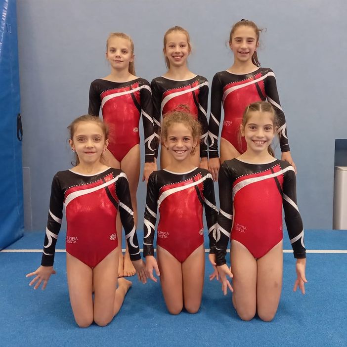 Margot Vallet, Noelie Benato, Gaia Petrera, Elisa Zito, Rebecca Giovinazzo e Aurora Preci Margot Vallet, Noelie Benato, Gaia Petrera, Elisa Zito, Rebecca Giovinazzo e Aurora Preci