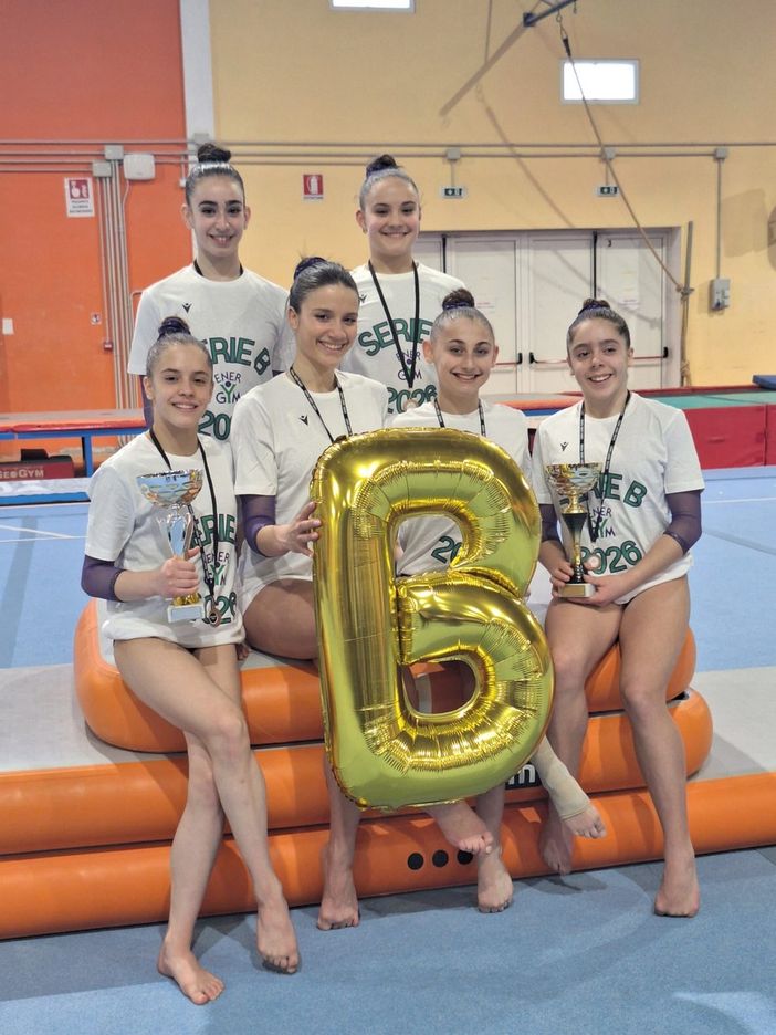 Annie Désandré – seconda in piedi - con le compagne dell’Energym Annie Désandré – seconda in piedi - con le compagne dell’Energym