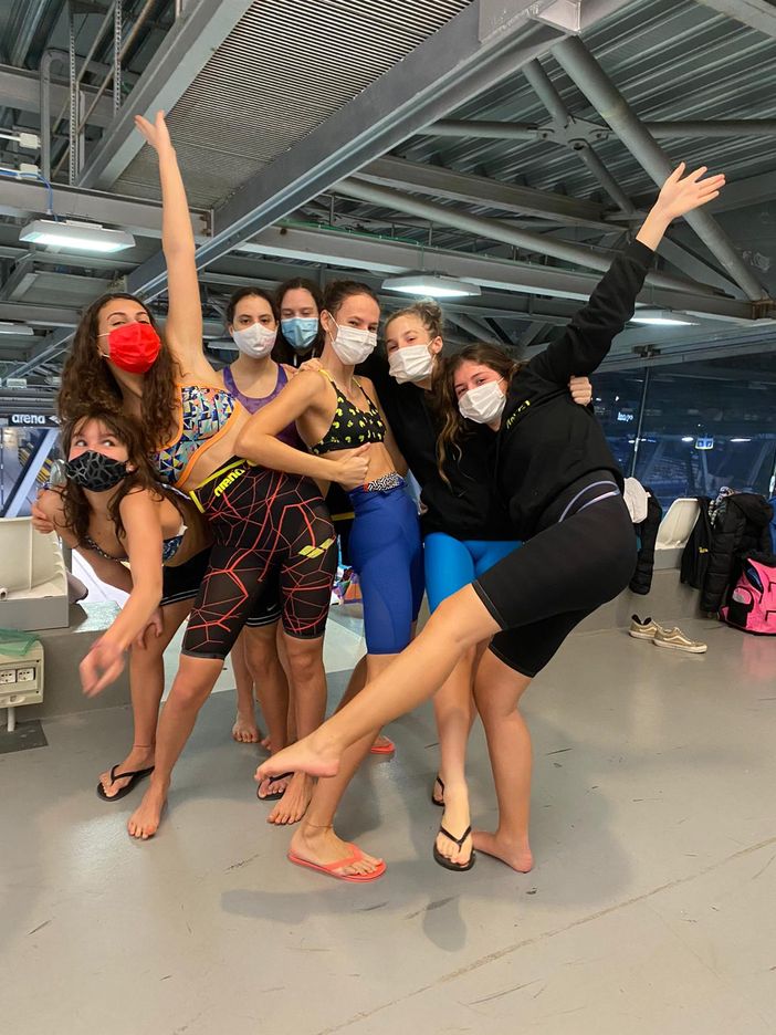 Le atlete dell’Aosta Nuoto domenica scorsa a Torino