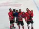 I giocatori Andrea Melotto, Simone De Luca e Nicolò Bufacchi posano, al termine del match, con i loro bimbi, in un'immagine evocativa di presente e futuro dell'hockey valdostano