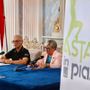 Fulvio Assanti, organizzatore della serata, e l'assessora Alina Sapinet