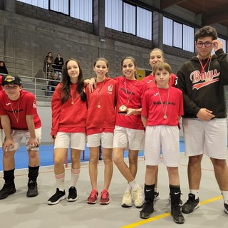 Nella foto la squadra Aosta Bugs: da sinistra Alberto Sana, Giacomo Toninelli, Sonia Lazzaro, Giorgia Valente, Marta Timpano, Melissa Barbuto, Gabriel Oreiller, Valerio Capano