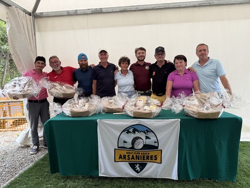 Nella foto da sinistra: ALBERTO BORRE, CORRADO POMAT, SIMONE MEGGIOLARO, GIUSEPPE RAMOLIVAZ, MARISA REY, ANDREA SUCCI, PAOLO BRINGHEN, ANNA BERLIER, RENE' SAVOYE