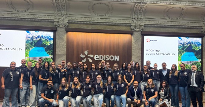 LA COGNE AOSTA VOLLEY IN VISITA A MILANO: EDISON ACCOGLIE LA SQUADRA NEI LUOGHI SIMBOLO DELLA SUA STORIA