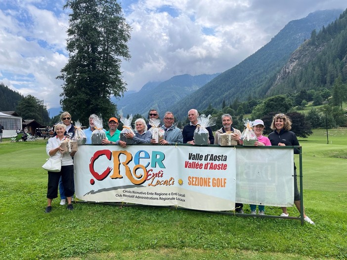Nella foto da sx verso dx (Trofeo C.r.e.r): M.Francesca Ivernizzi, Mara Grazia Montrasio, Dario Borney, Fabio Fedi, Sandra Rolando, Manuel Barrel (dietro), Marco Levi, Pierfranco Cena, Federico Sinicato, Patricia Ribeiro, Mariella Vallet (sponsor).