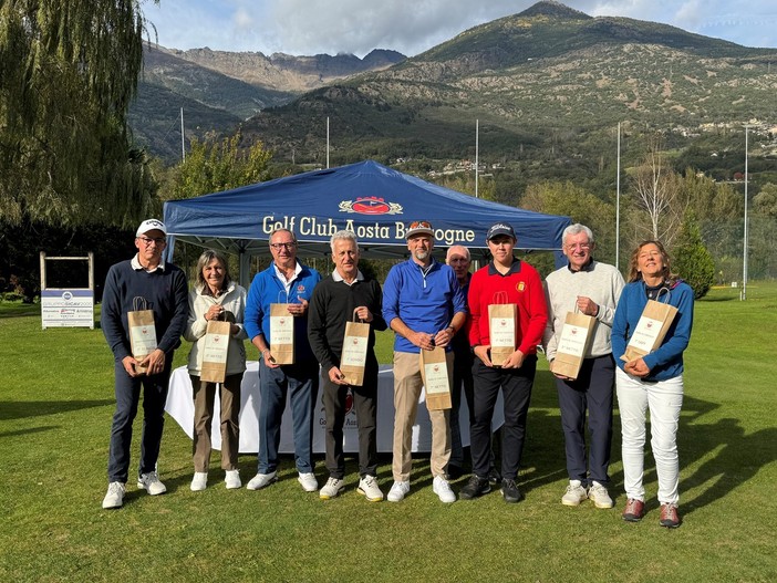 Da sinistra: Andrea Cheli, Susy Cuneaz, Edi Avoyer, Lauro Bionaz, James Paul Woodall, Gianfranco Ratibondi, Umberto Luksch, Attilio Celesia e Sara Raiteri. Da sinistra: Andrea Cheli, Susy Cuneaz, Edi Avoyer, Lauro Bionaz, James Paul Woodall, Gianfranco Ratibondi, Umberto Luksch, Attilio Celesia e Sara Raiteri.