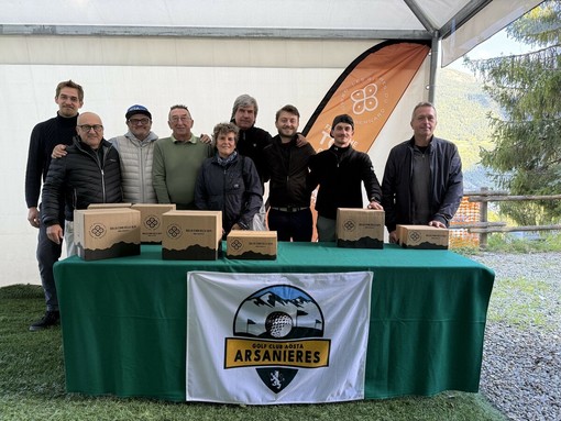 Nella foto da sinistra: Niccolò Lo Giudice, Paolo Caselli, Paolo Bringhen, Riccardo Farcoz, Marisa Rey, Giancarlo Grange, Andrea Succi, Alberto Borre, René Savoye.