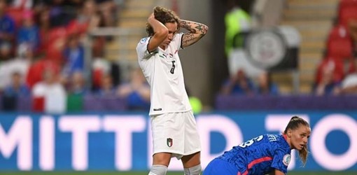 Calcio: Esordio amaro dell’Italia a Euro2022, Azzurre sconfitte 5-1 dalla Francia