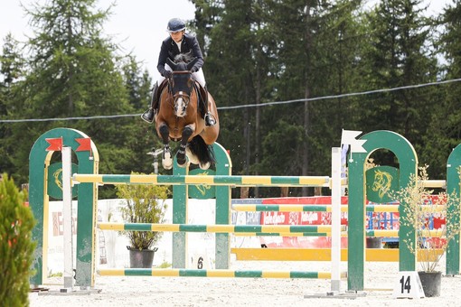 Jane Richard, amazzone internazionale, conquista il gran premio 140 di Jumping Torgnon
