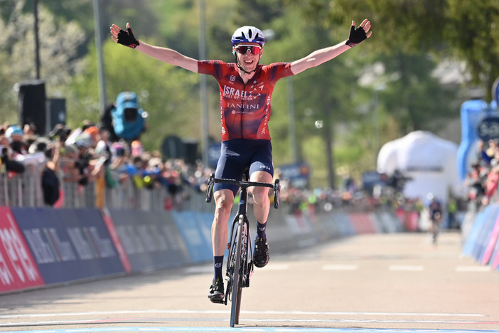 GIRO D'ITALIA: Daniel Martin vince la tappa 17, Egan Bernal ancora in Maglia Rosa