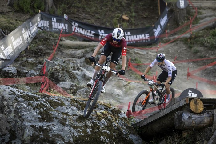 Boichis e Rissveds firmano il debutto della XCC World Cup a La Thuile. Domani spazio a Downhill ed Enduro