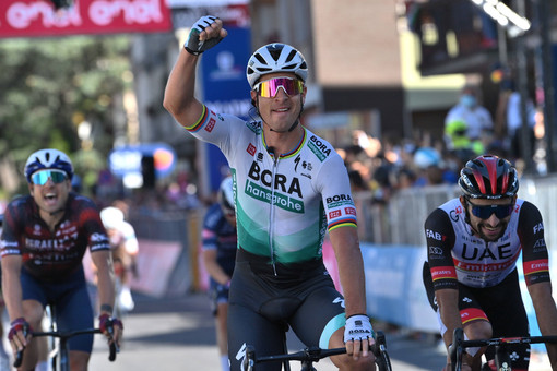 GIRO D'ITALIA: Peter Sagan vince la tappa 10, Egan Bernal ancora in Maglia Rosa