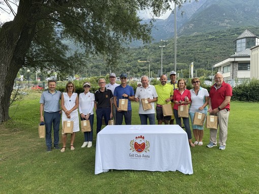 Da sinistra: Cesarino Collé, Sara Raiteri, Rita Duyvejonck, Sergio Abbadessa, Leandro Ducly, Filippo Muzi Falconi, Dario Comé, Benny Parisi, James Paul Woodall, Elsa Blanc, Claudia Zambon (premio a sorteggio) e Beniamino D’errico (premio a sorteggio).