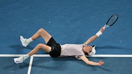 Epica rimonta di Jannik Sinner: trionfo storico agli Australian Open