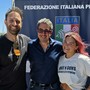 Al centro Flavio Serra