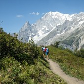Escursionisti Val Ferret (foto Maurizio Torri)