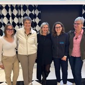 Da sx: Marlène Vicquéry (Gruppo Giovani Avis VdA) Mara Bionaz (vicepresidente Avis VdA); Ingrid Brédy; Silvia Fumarola e Claudia Philippot Da sx: Marlène Vicquéry (Gruppo Giovani Avis VdA) Mara Bionaz (vicepresidente Avis VdA); Ingrid Brédy; Silvia Fumarola e Claudia Philippot