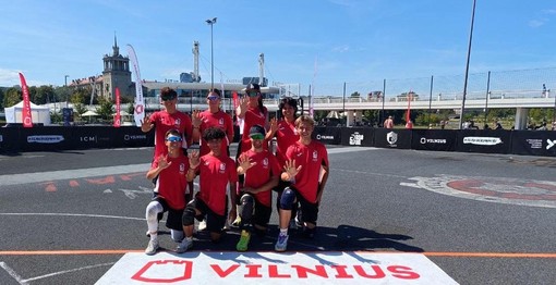 in alto da sx: Beatrice Deregibus, Stefania Beghelli, Kahina Brahmia, Leila Sanna. In basso da sx: Pierfrancesco Bernardi, Gabriel Quintana, Riccardo Sana e Umberto Luksch in alto da sx: Beatrice Deregibus, Stefania Beghelli, Kahina Brahmia, Leila Sanna. In basso da sx: Pierfrancesco Bernardi, Gabriel Quintana, Riccardo Sana e Umberto Luksch