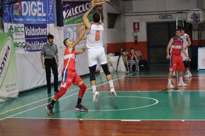 Basket: Serie D, l'Eteila doma il Crocetta e guarda tutti dall'alto in basso