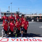 in alto da sx: Beatrice Deregibus, Stefania Beghelli, Kahina Brahmia, Leila Sanna. In basso da sx: Pierfrancesco Bernardi, Gabriel Quintana, Riccardo Sana e Umberto Luksch