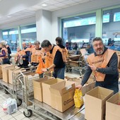Volontari Banco Alimentare (ph. repertorio)