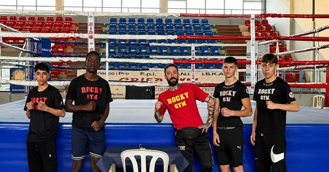 da sx Ismael Beioud, Edward Semakula, maestro Luca De Carolis, Jastin Koceku, Selin Bunduchi