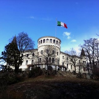 IL CASTELLO CANTORE DI AOSTA SI ILLUMINA DI VIOLA PER LA GIORNATA MONDIALE DELLA FIBROMIALGIA