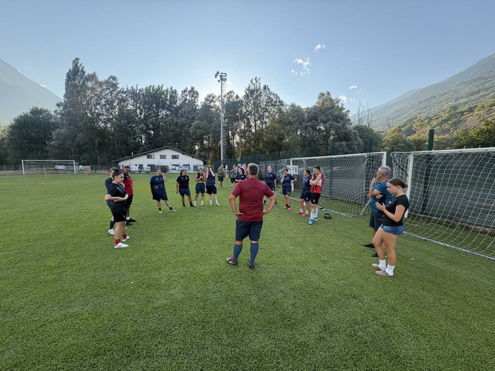 Il calcio femminile valdostano riparte con ambizione: River Plaine e Saint-Pierre, tra campo, giovani e nuove alleanze Il calcio femminile valdostano riparte con ambizione: River Plaine e Saint-Pierre, tra campo, giovani e nuove alleanze