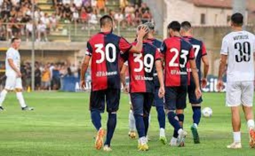 Amichevole di lusso a Chatillon: il Como supera il Cagliari 3-1