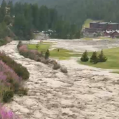 Breuil-Cervinia di nuovo sott'acqua: quattro persone salvate in elicottero, otto anni dopo si riapre la polemica sulla prevenzione