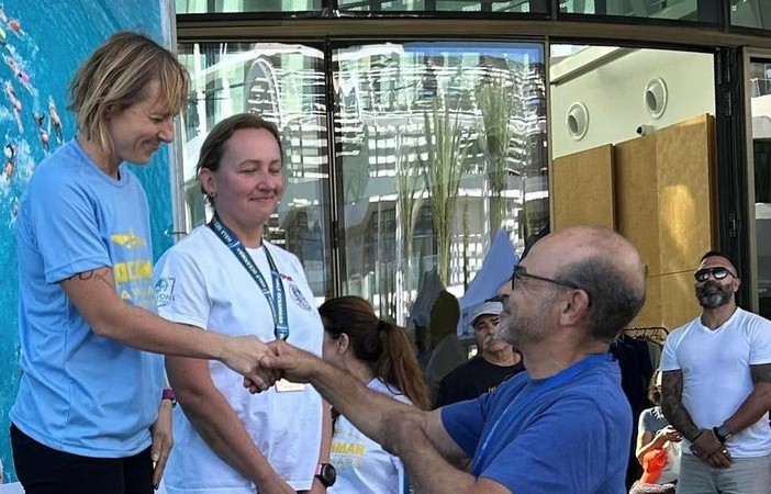 La premiazione di Marie Claire Deanoz La premiazione di Marie Claire Deanoz