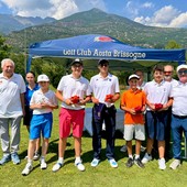 Il podio assoluto con i dirigenti