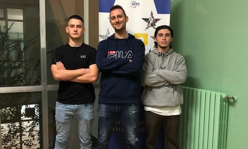 Lorenzo Mattana e Massimo Marzenta con l’allenatore Andrea Dondeynaz