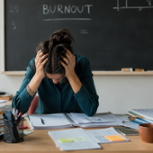Scuola, per chi suona la campanella? Il rientro degli insegnanti tra stress e responsabilità Scuola, per chi suona la campanella? Il rientro degli insegnanti tra stress e responsabilità