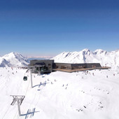 La Thuile investe sul futuro: la nuova telecabina cambia il modo di vivere la montagna tutto l'anno La Thuile investe sul futuro: la nuova telecabina cambia il modo di vivere la montagna tutto l'anno