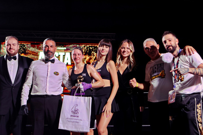 Aosta Boxing Night IV, il ring si accende. Macrì torna alla vittoria, ma la Rocky Gym lancia l’allarme Aosta Boxing Night IV, il ring si accende. Macrì torna alla vittoria, ma la Rocky Gym lancia l’allarme