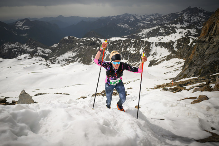 Due vertical hanno chiuso il weekend di gare della Monte Rosa SkyMarathon. Qui Victoria Kreuzer lanciata verso il record. ©DamianoBenedettoPhoto
