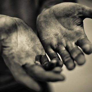 Il Papa: aiutare i poveri è questione di giustizia. La sicurezza non si afferma con le armi