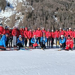 Valle d’Aosta, il fondo ha nuovi professionisti: abilitati 32 maestri di sci