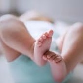 Culle vuote e montagne silenziose. Sempre meno nascite, sempre più anziani. Valle d’Aosta in prima linea nella crisi demografica Culle vuote e montagne silenziose. Sempre meno nascite, sempre più anziani. Valle d’Aosta in prima linea nella crisi demografica