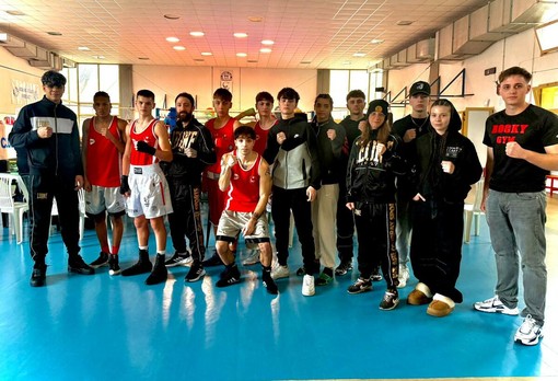 Da sn: Davide Attanasio, Jaele Reyes, Jastin Koceku, Luca de Carolis, Selin Bunduchi, Matteo Rossi, Gianmaria Trapin, Pier Cristiano Trapin, Mei Lavevaz, Kreig Pacuku, Federica Macrì, Christian Lombardi, Amina Golinelli, Marian Balaoi