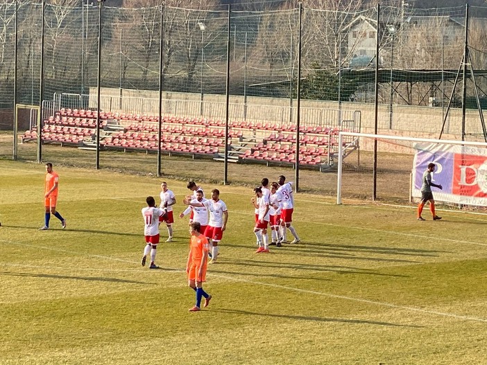 Esulta il Varese dopo il secondo gol di Ebagua