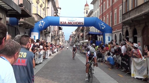 Ciclismo: Balestrini, Verraz e Neyroz alla 'Piccola Roubaix' di Borgomanero