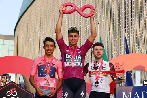 GIRO D'ITALIA: Sagan, un arcobaleno sul Giro GIRO D'ITALIA: Sagan, un arcobaleno sul Giro