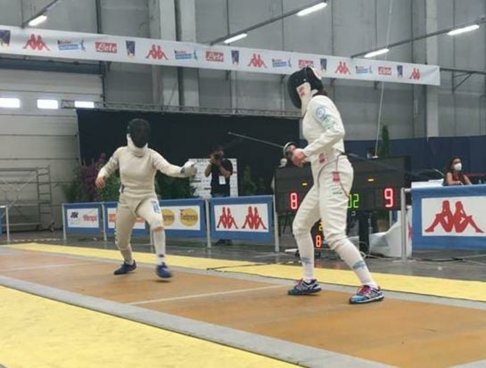 Nell'assalto sulla sinistra Ida Finizio, sulla destra la valdostana Magdalena Jarek Campioli