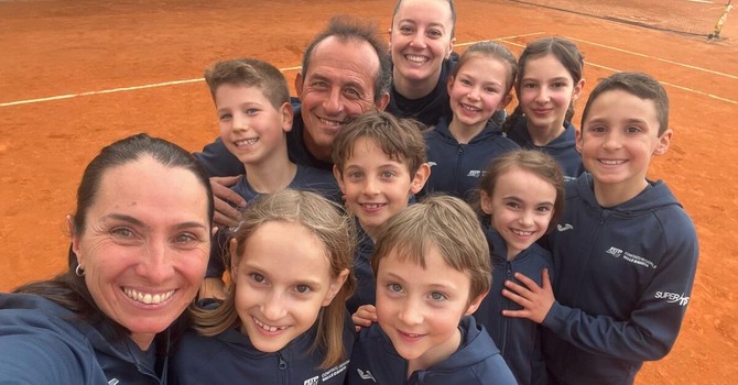 Nella foto: Leonardo Petacchi, Nicholas Pettenon, Giada Crimiti, Amelia Stan, André Bionaz, Gisèle Pomat Armand, Mattia Mosca Marc e Armelle Paternolli Nella foto: Leonardo Petacchi, Nicholas Pettenon, Giada Crimiti, Amelia Stan, André Bionaz, Gisèle Pomat Armand, Mattia Mosca Marc e Armelle Paternolli