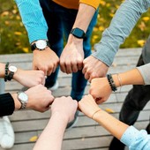 Team building tra studenti: come la classe diventa un gruppo Team building tra studenti: come la classe diventa un gruppo
