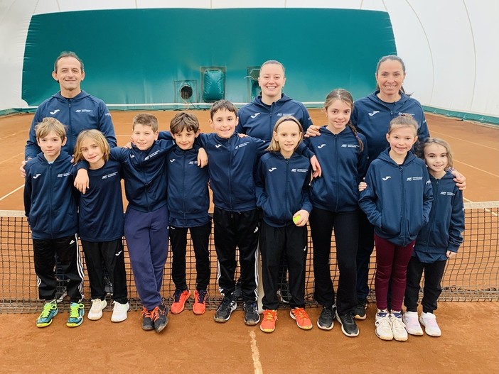 Da sx in piedi: Fabio Paonessa, Kewin Perrin, Julie Brunet, Nicholas Pettenon, André Bionaz, Leonardo Petacchi, Sara Fristachi, Giada Crimiti, Lina Napoletano, Nathalie Viérin, Gisèle Armand Pomat, Armelle Paternolli Da sx in piedi: Fabio Paonessa, Kewin Perrin, Julie Brunet, Nicholas Pettenon, André Bionaz, Leonardo Petacchi, Sara Fristachi, Giada Crimiti, Lina Napoletano, Nathalie Viérin, Gisèle Armand Pomat, Armelle Paternolli