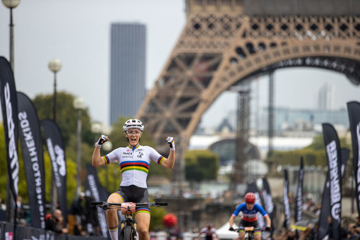 Ciclismo: Gaia Tormena illumina la Ville Lumière dominando la tappa Xce di Parigi